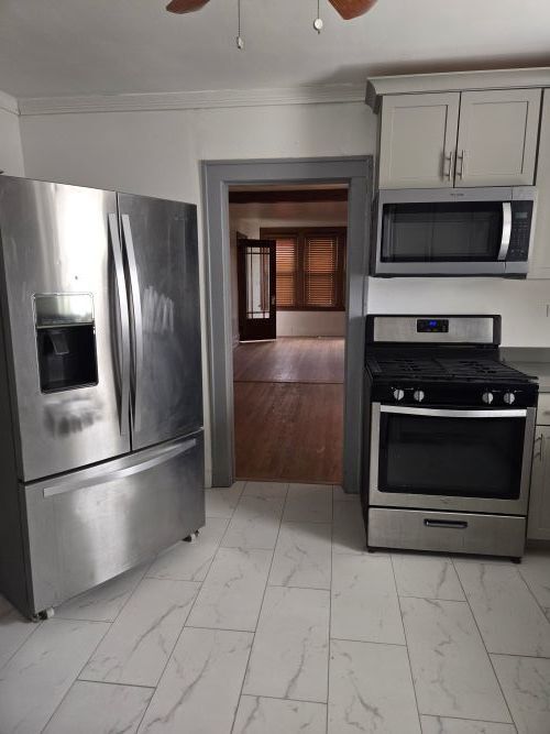 Foto del edificio - 15210 S State St