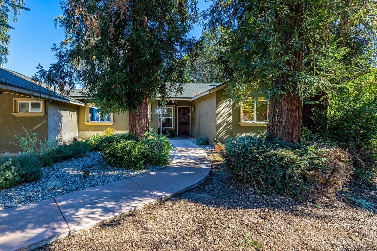 Foto principal - 8450 Melvin Ave
