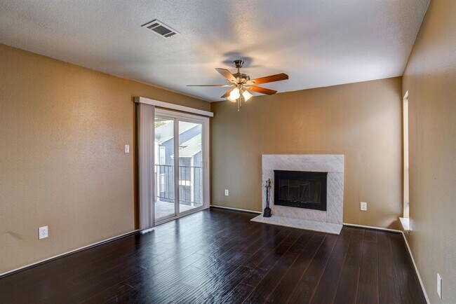 Foto del edificio - 18515 Egret Bay Blvd