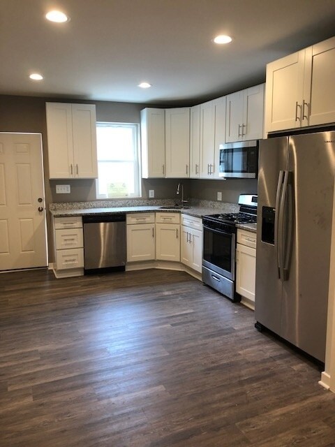Building Photo - 2702 Mathews St