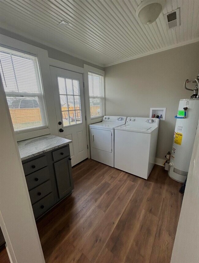 Foto del edificio - 875 Nutwood St