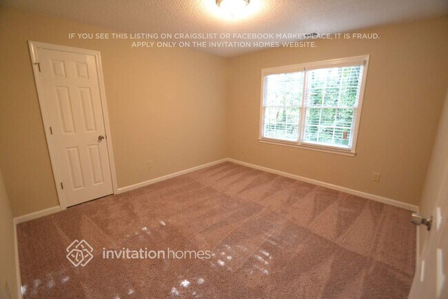 Building Photo - 2862 Wynford Dr S W