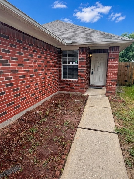 Foto del edificio - 1418 Carolina Grove Ln