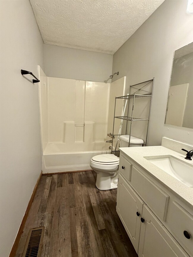 Building Photo - 320 Samantha Cove