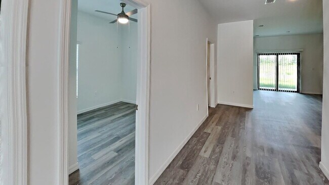 Foto del edificio - 4028 SW 7th Pl