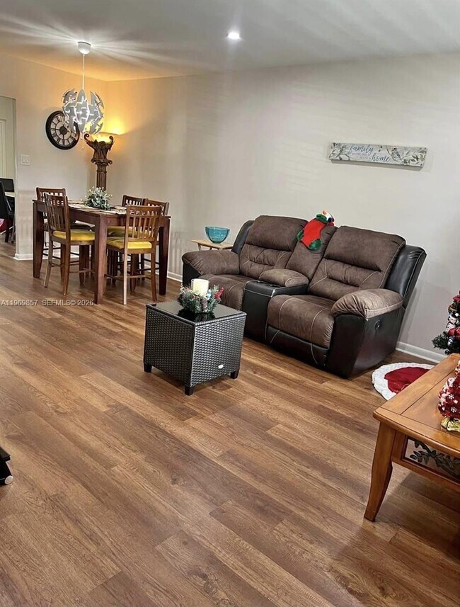 Foto del edificio - 7605 W Atlantic Blvd