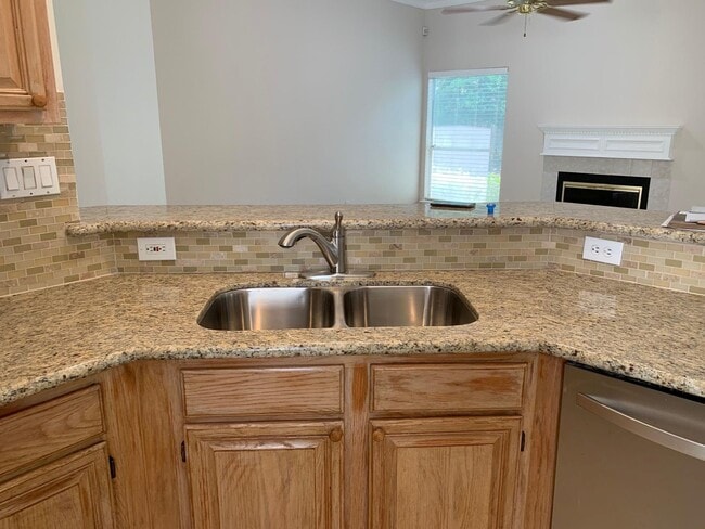 Building Photo - 1710 Emerald Lake Ct