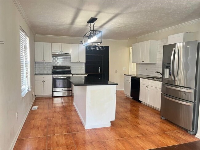 Building Photo - 1418 Brookside Manor Ct