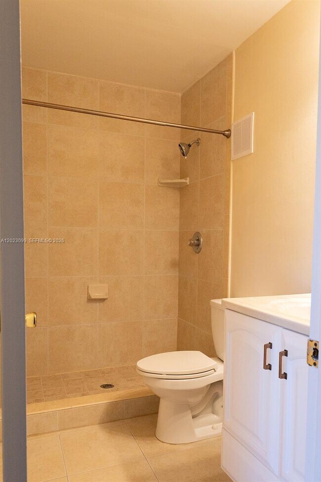 Foto del edificio - 8018 SW 18th Ct