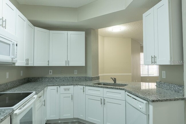 Building Photo - 5560 Metrowest Blvd