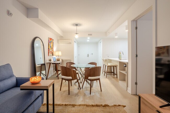 Photo du bâtiment - 1200 Rue Mackay