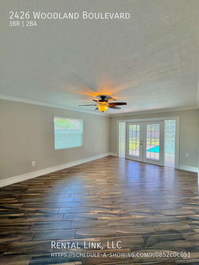 Foto del edificio - 2426 Woodland Blvd