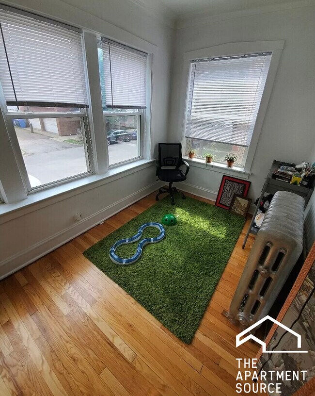 Foto del edificio - 2944 W Schubert Ave