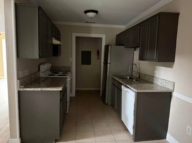 Foto del edificio - 8084 Bayou Fountain Ave