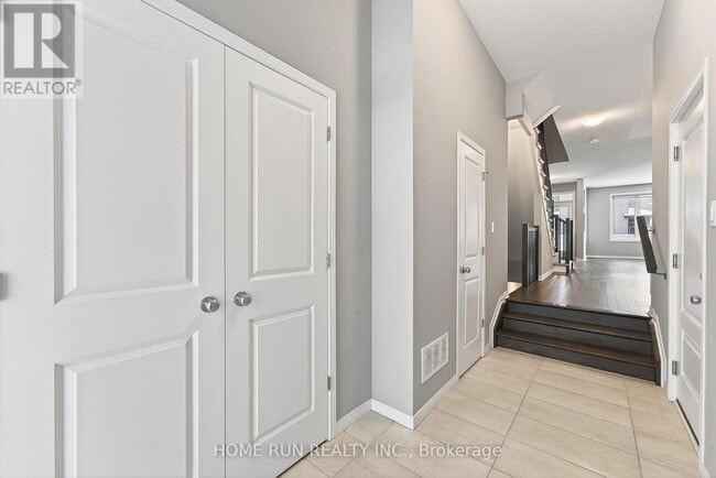 Building Photo - 866 Paseana Pl.