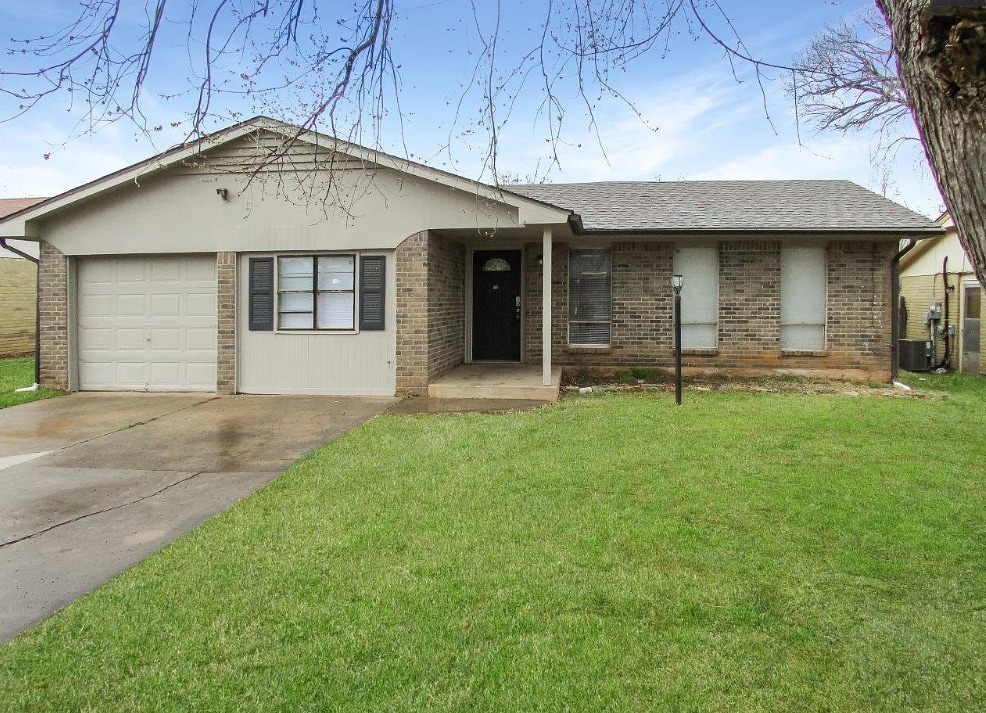 Photo - 429 E Hillcrest Ln (Mustang, OK)