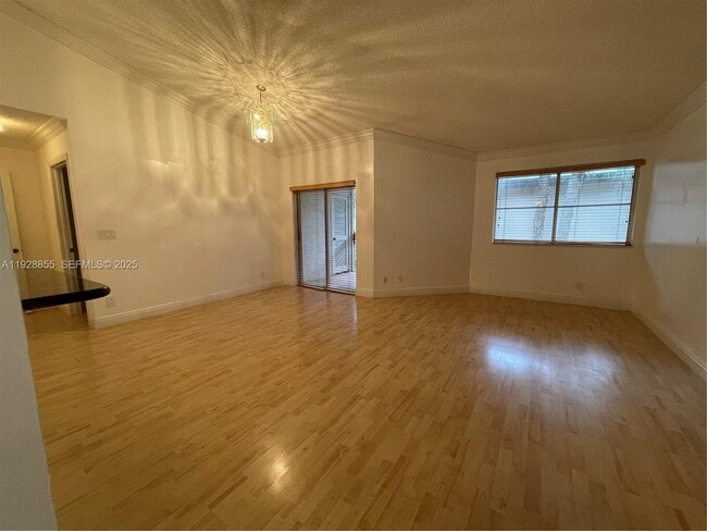 Foto del edificio - 9755 Westview Dr