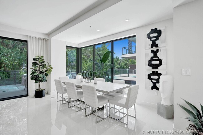 Foto del edificio - 3040 N Ocean Blvd