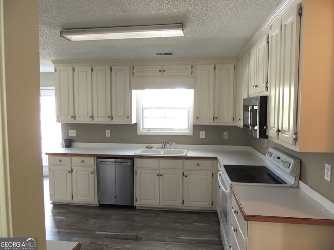 Building Photo - 70 Vinny's Terrace