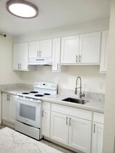 Building Photo - 94-145-145 Kuahelani Ave