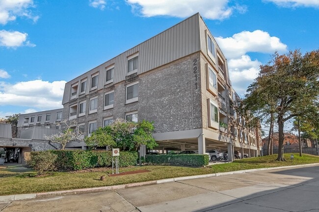 Building Photo - 2211 S Braeswood Blvd