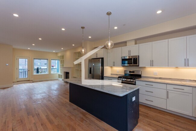 Foto del edificio - 10/1 No Fee! Huge luxury 4BR/3.5BA townhou...