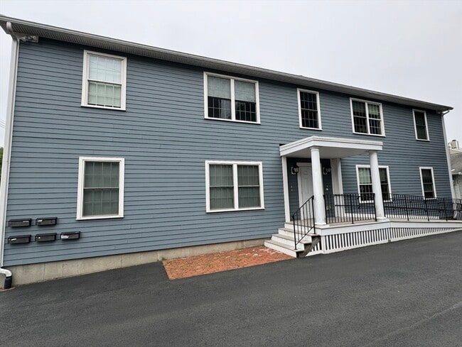 Building Photo - 86 Endicott St