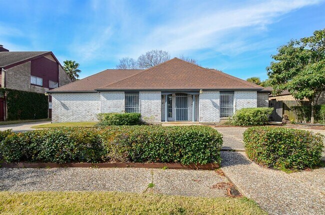 Building Photo - 11906 Pepperdine Ln