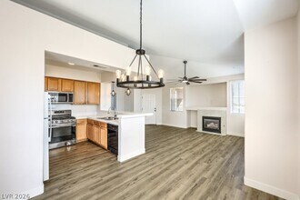 Building Photo - 9901 Trailwood Dr