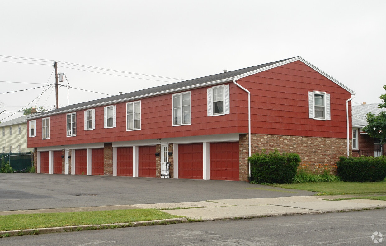 Building Photo - 2473 Elmwood Ave
