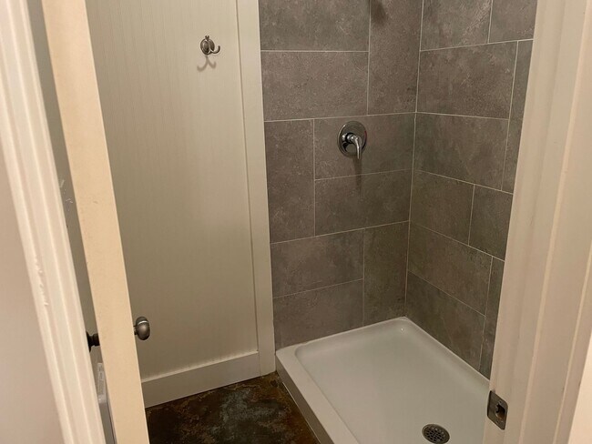 Foto del edificio - 320 S Asbury St