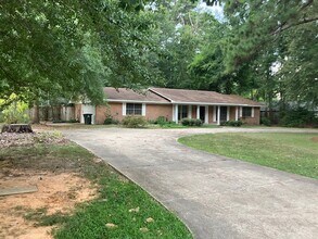 706 Tarreyton Dr