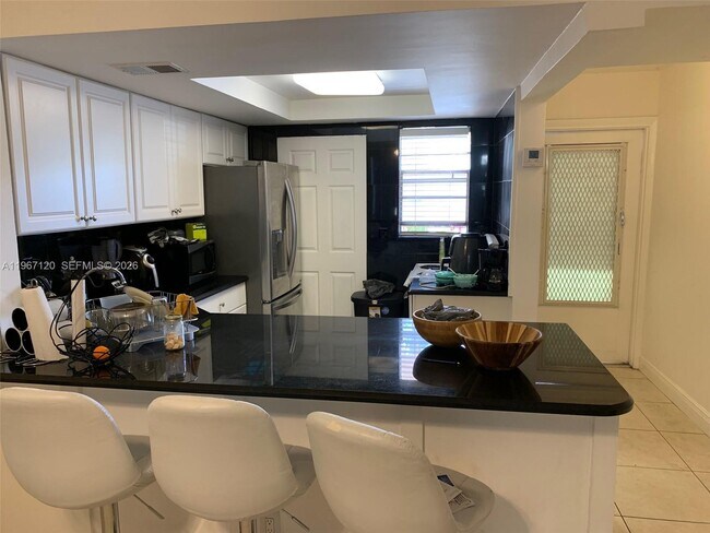 Foto del edificio - 1333 E Hallandale Beach Blvd