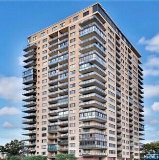 Building Photo - 1203 River Rd