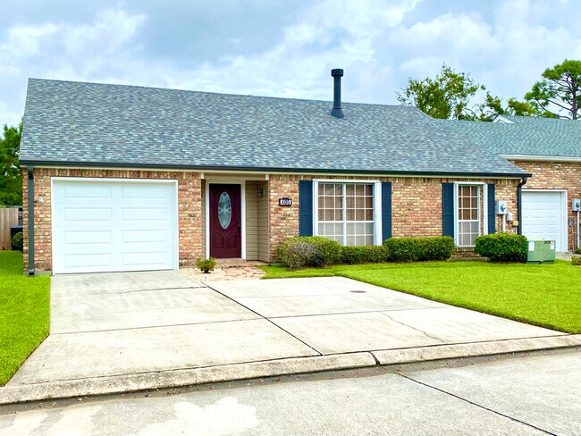 Building Photo - 405 N French Quarter Dr