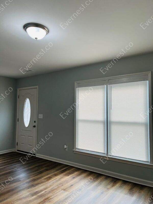 Building Photo - 3214 Cedarhurst Dr