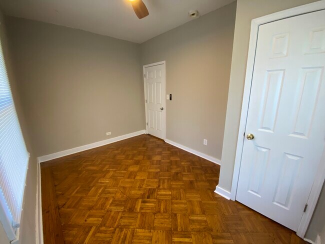 Foto del edificio - 309 W Whitney Ave