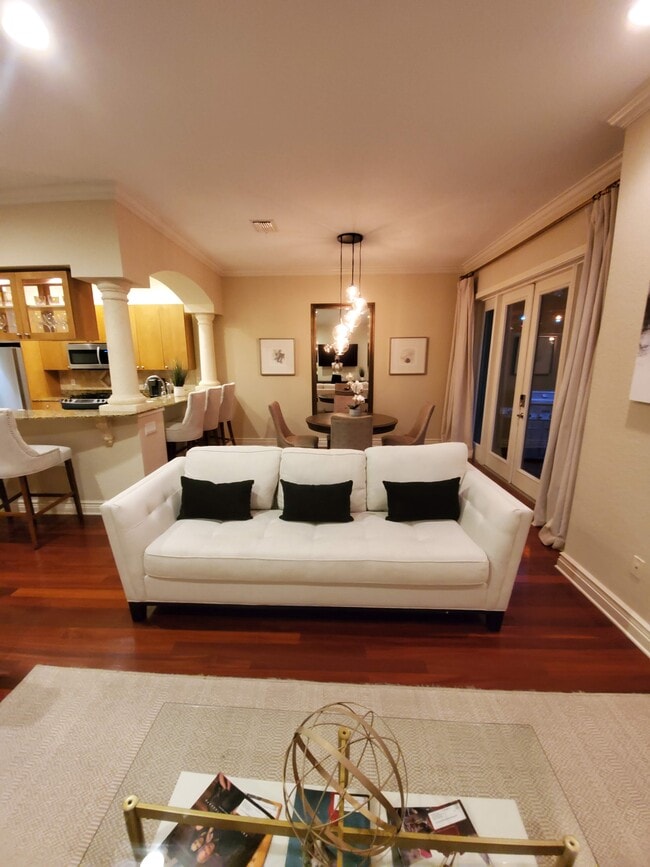 Foto del edificio - 4907 Bayshore Blvd