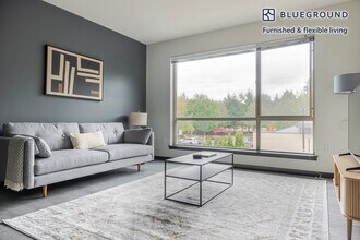 Building Photo - 15566 NE 22 Pl