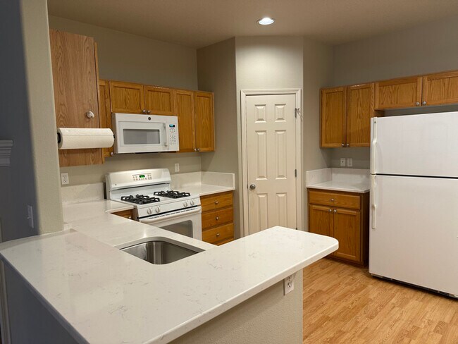 Foto del edificio - 2345 NW Oak Knoll Pl