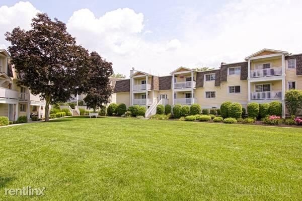 Building Photo - 1 br, 1 bath Townhome - 5201 Overlook Circle