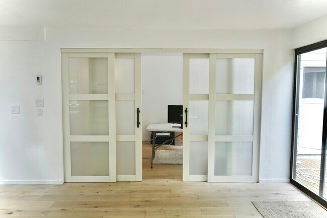Foto del edificio - 2440 140th Avenue Northeast, Unit 9