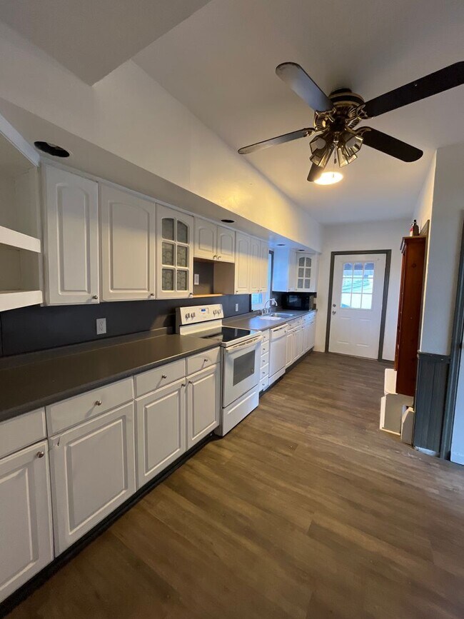 Foto del edificio - 485 S Walnut St