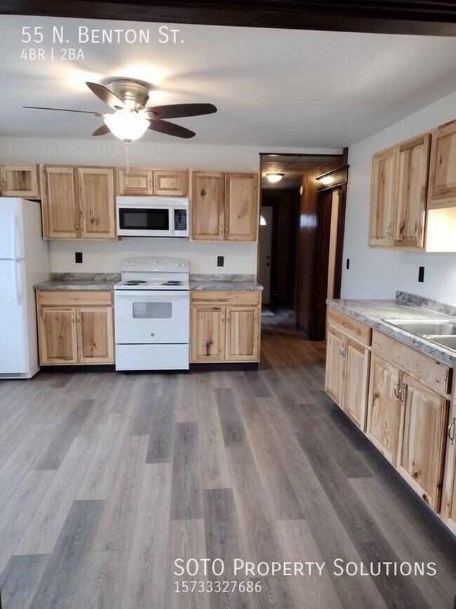 Building Photo - 4BD/2BA Updated Home