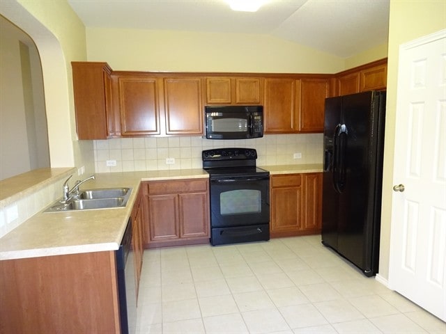 Building Photo - 631 Tom Kemp Dr