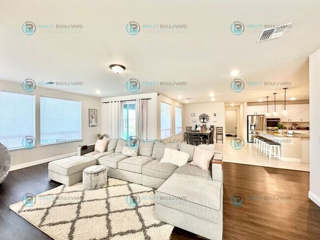 Foto del edificio - Welcome to your dream home, where modern elegance meets unparalleled convenience!