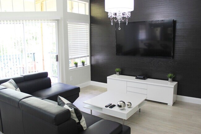 Photo - 7270 Westpointe Blvd Apartment