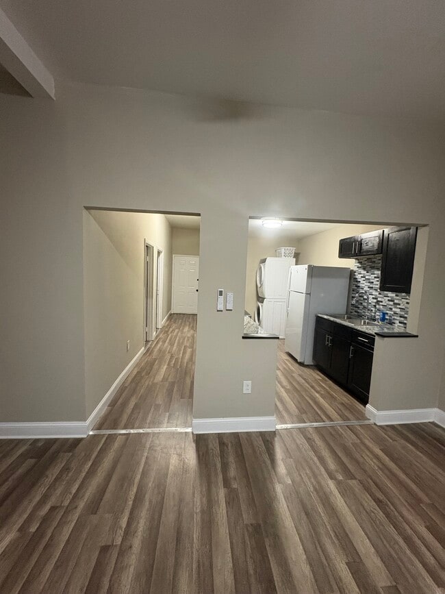 Building Photo - 15 John St