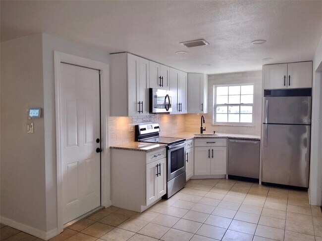 Foto del edificio - 3117 Huntington Rd