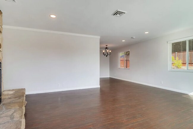 Foto del edificio - 6791 Alamo Way